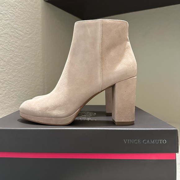 Vince Camuto Isanna Booties - Picture 15 of 16